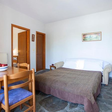 Giapis Apartment Mikros Gialos Exterior foto