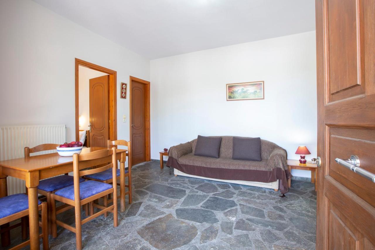 Giapis Apartment Mikros Gialos Exterior foto